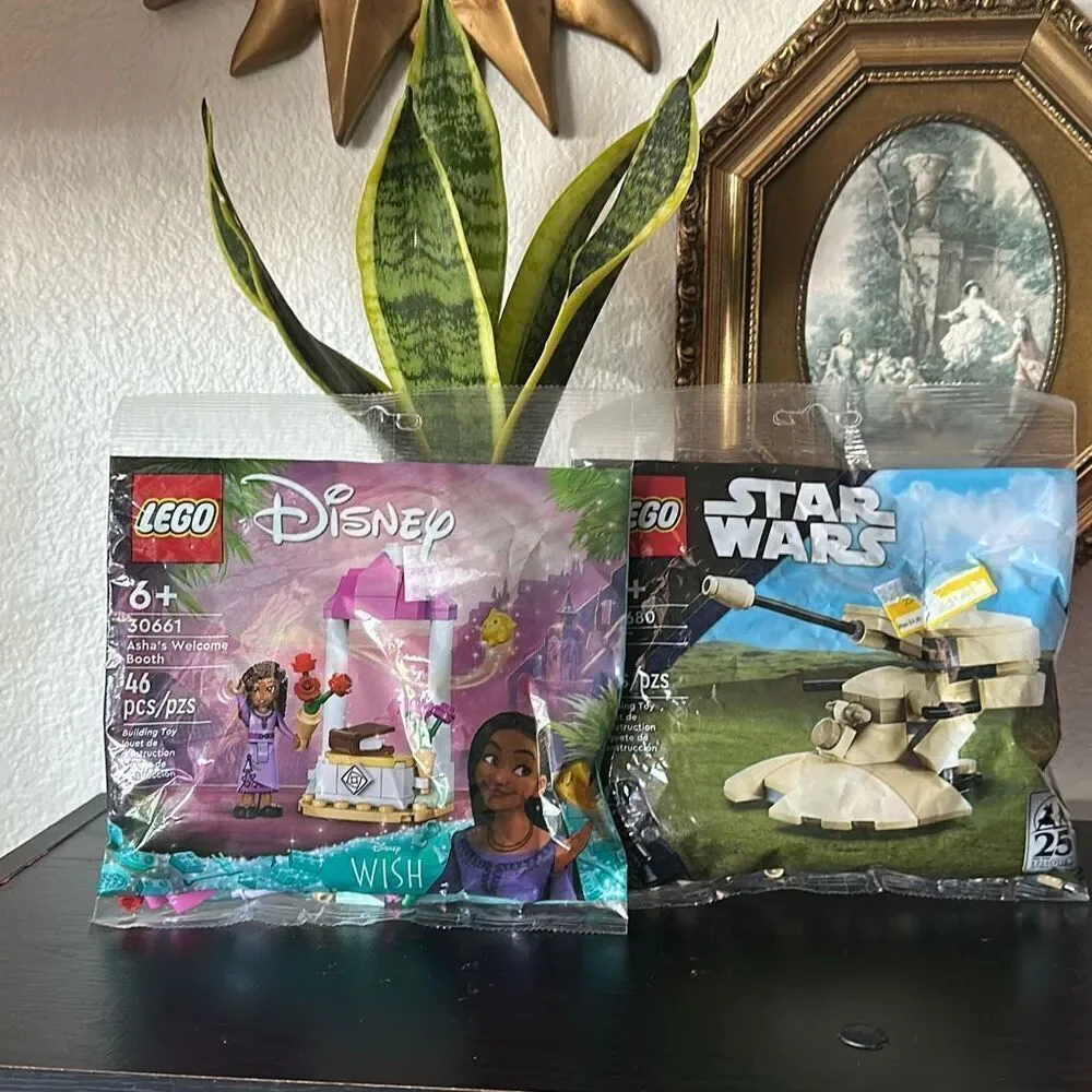 Set of two Lego building bags Star Wars and wish